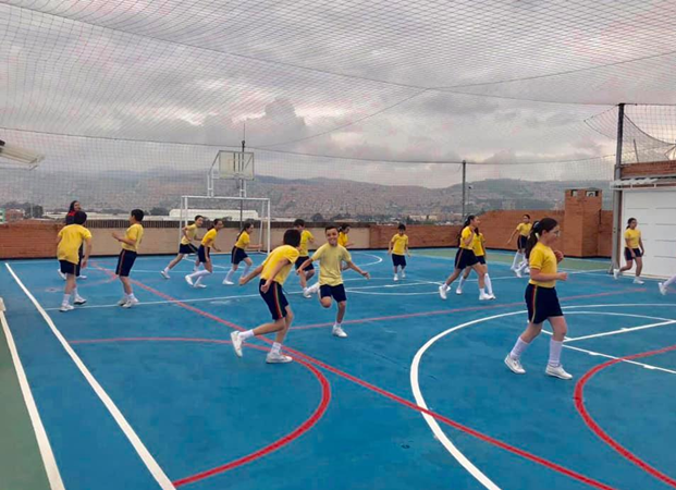 Foto LICEO SANTA BERNARDITA